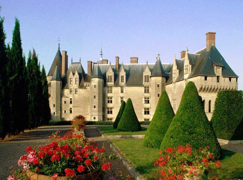 河南社旗：秸秆回收再利用 生态环保又增收